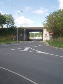 Piste cyclable avenue Barret : piste par le tunnel 
